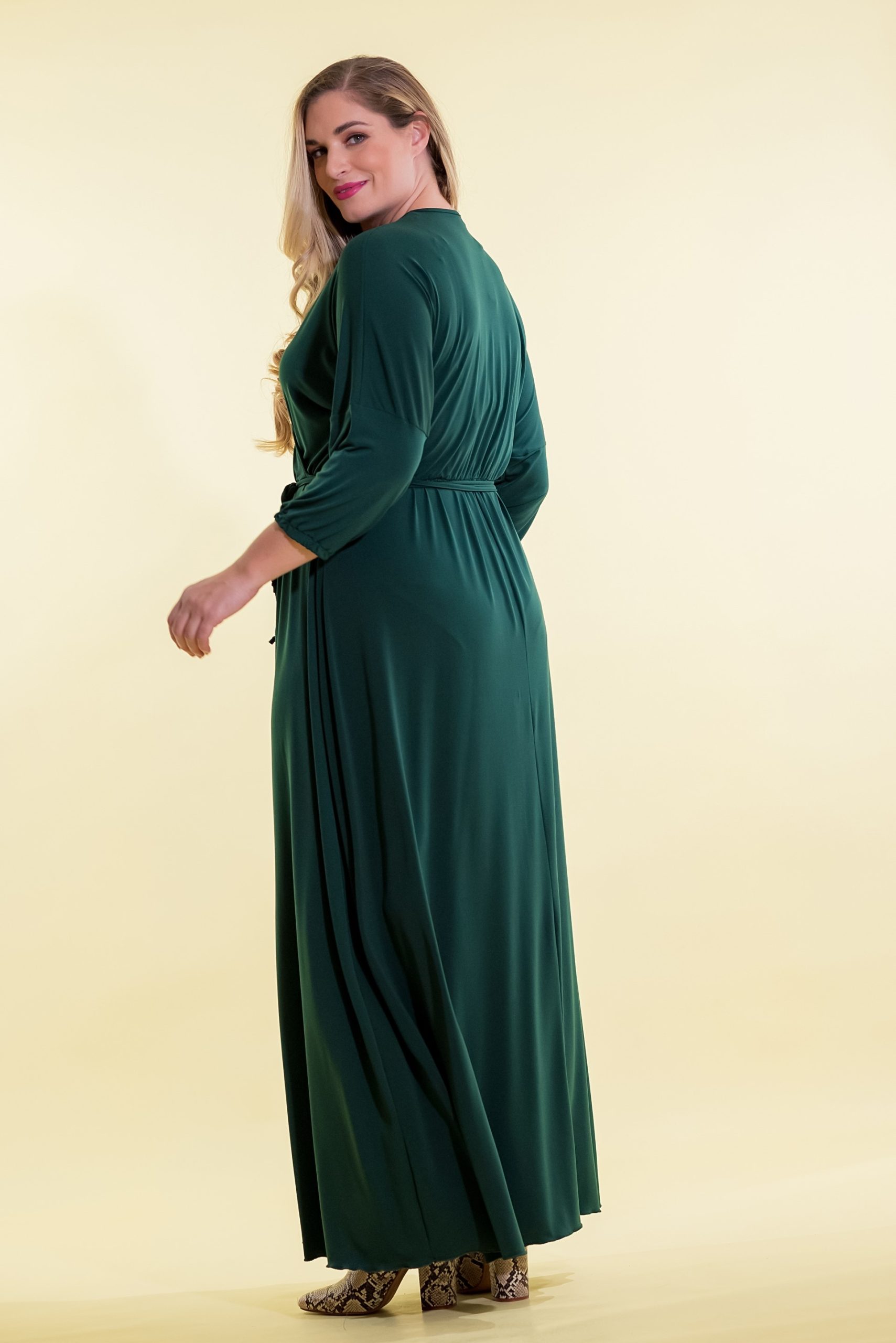 FabiCurves_Foremata_FabiLucianaDress_Prasinomaxiforemakrouazemedesimo_3