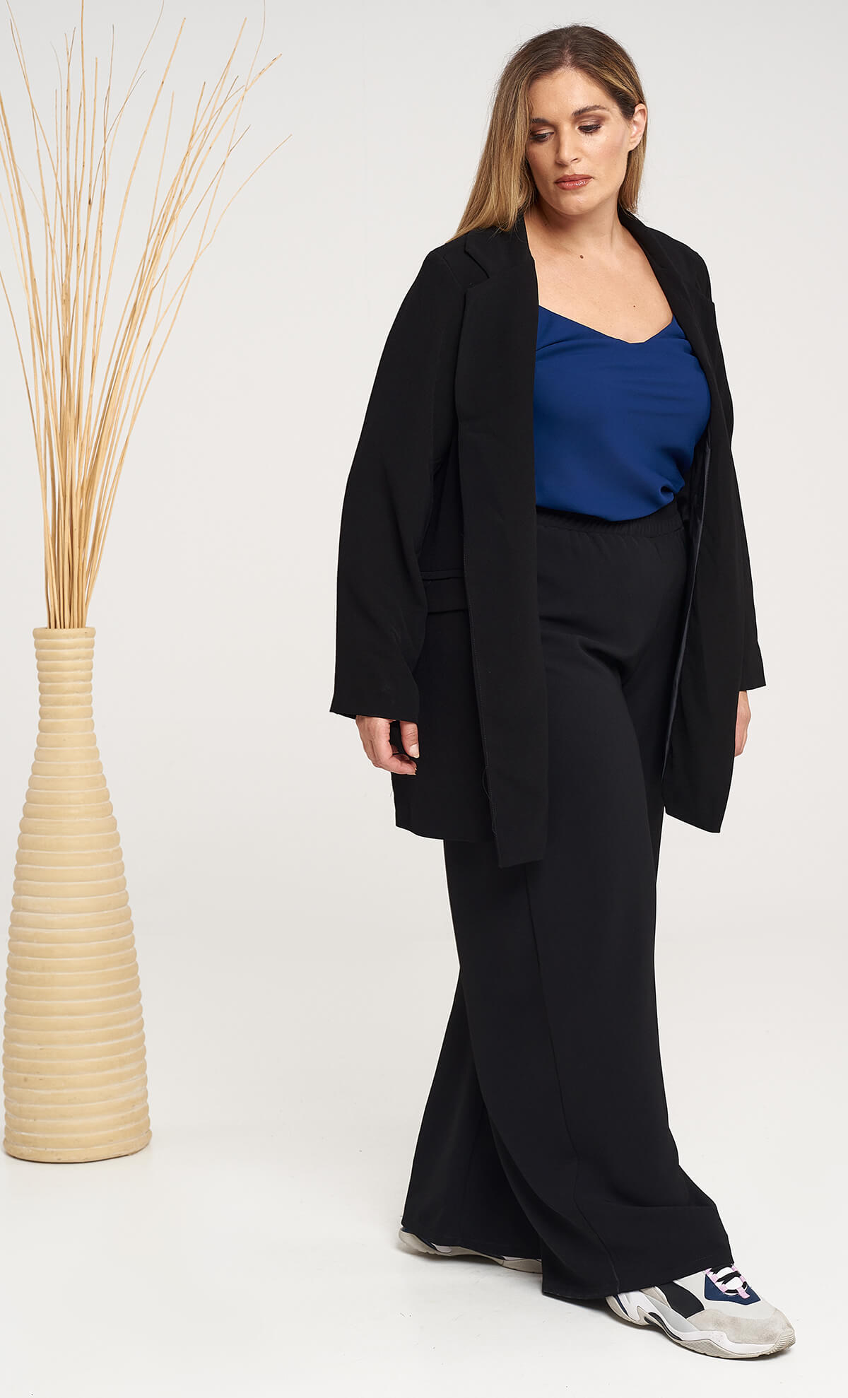 Fabicurves_SakakiaPlussize_FabiSantinaBlazer_Mayromakrysakaki_ (4)