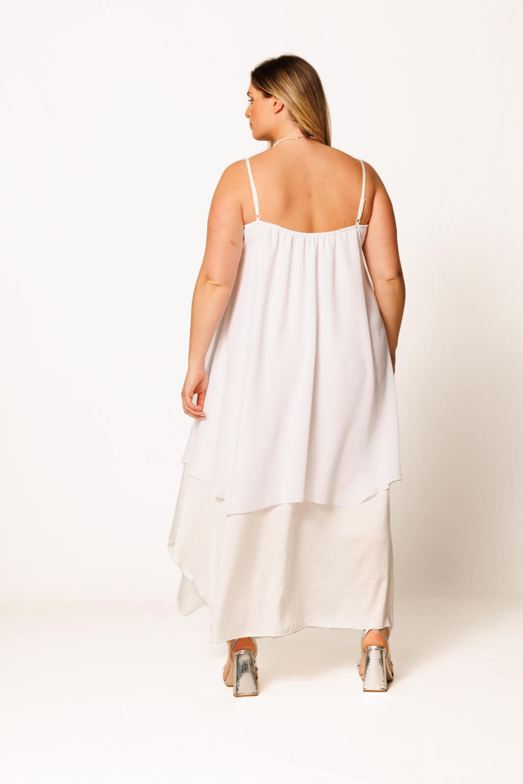 Fabicurves- NyfikaPlussize_FabiSamanthaBridalDress_Maxi asymmetronyfikoforemametirantakailayersstoteleioma_ (6)